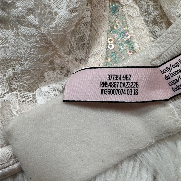 Victorias Secret • Dream Angels Lace Iridescent Sequin Pushup Without Padding - Picture 6 of 10